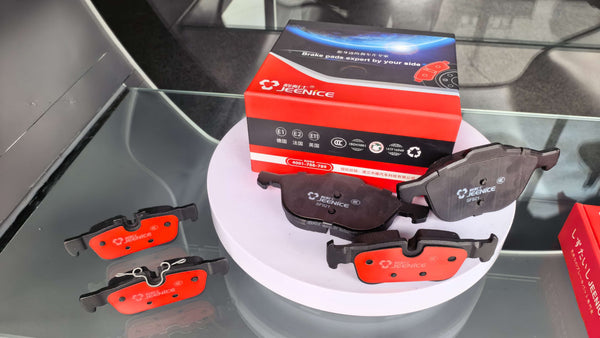 Jeenice brake pads for automobiles Ceramic automotive brake pads, with high temperature resistance and low noise