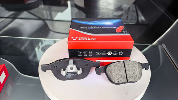 Jeenice brake pads for automobiles Ceramic automotive brake pads, with high temperature resistance and low noise