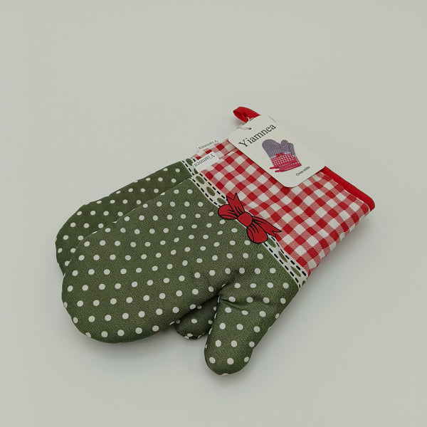 Yiamnea Oven mitts Red Gingham and Green Polka Dot Pattern with Decorative Bow