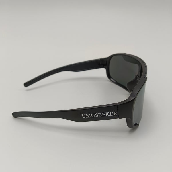 UMUSEEKER Ski goggles Black Frame with Dark Tinted Lens, Wraparound Design